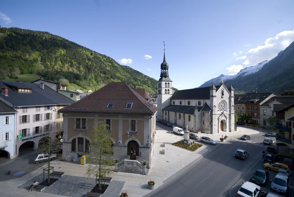 Hôtel Du Midi Thônes Buitenkant foto